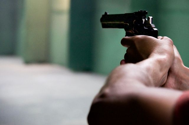 В Анапе вооруженный мужчина ранил двух полицейских во время задержания