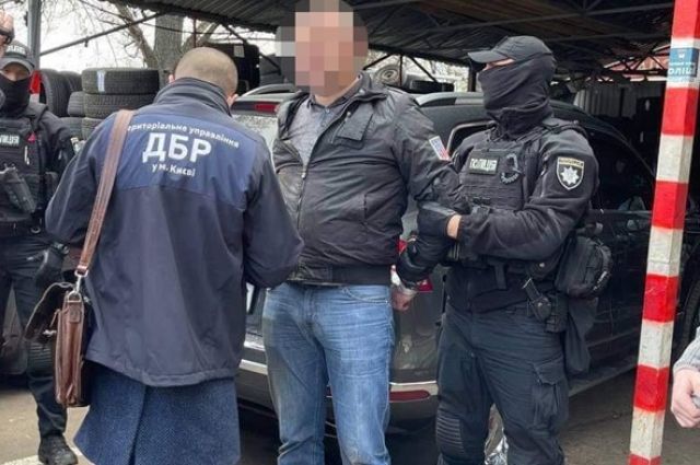 В Киеве на взятке задержали чиновника полиции