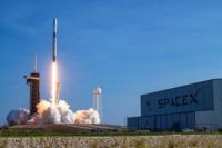 SpaceX доставит на орбиту еще одну партию спутников Starlink.