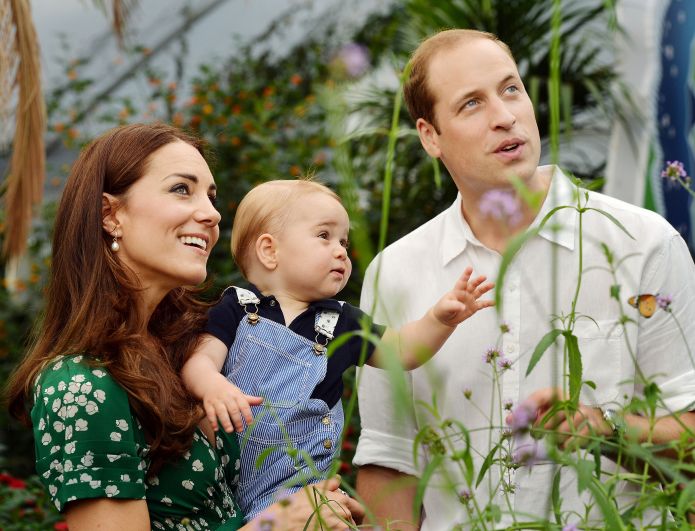 Принц Уильям, Кейт Миддлтон и их сын принц Джордж (2014 год)