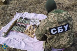 В Луганской области правоохранители обнаружили два схрона с боеприпасами