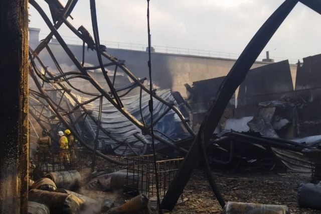 В Ростовской области произошёл пожар на складе с горючими материалами