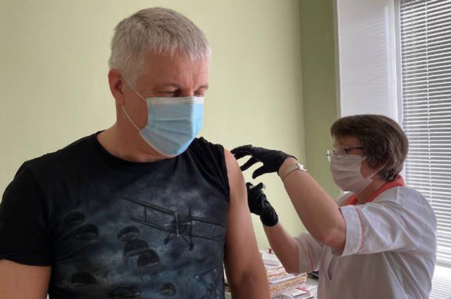 Глава Рыбинска Денис Добряков прошел вакцинацию от COVID-19