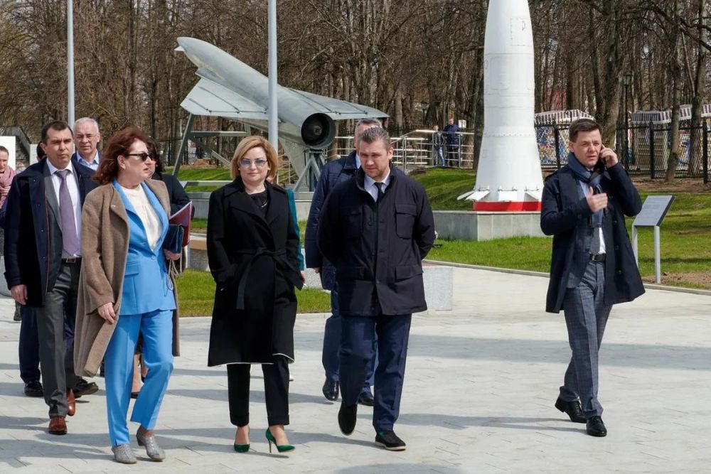 Министр культуры Российской Федерации Ольга Любимова (в центре) на торжественной церемонии открытия нового музейного комплекса Государственного музея истории космонавтики имени К.Э. Циолковского