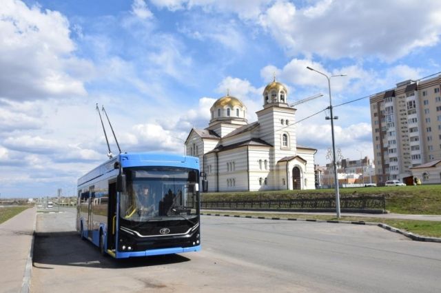 Троллейбус вспыхнул и задымился в Новосибирске