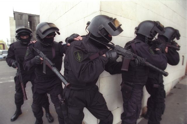 Школьница нашла спецназовца, в которого влюбилась на митинге в Новосибирске