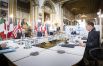 Министры иностранных дел Канады Марк Гарно, Великобритании Доминик Рааб, Японии Тосимицу Мотэги, верховный представитель ЕС по иностранным делам и политике безопасности Жозеп Боррель, министр иностранных дел Германии Хайко Маас (слева направо) на пленарном заседании глав МИД стран G7