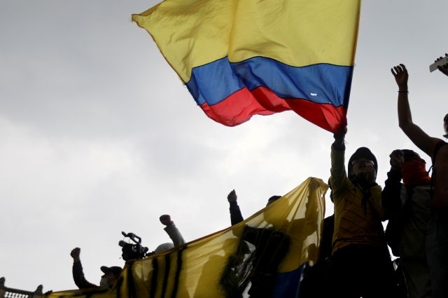 Певица Шакира обратилась к властям Колумбии из-за гибели людей на протестах