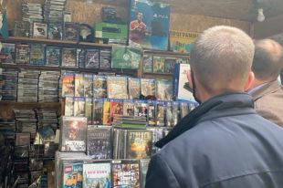 В Киеве мужчины продавали персональные данные 32 млн граждан Украины