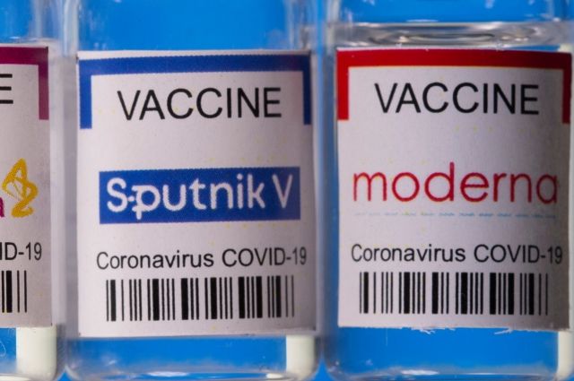 Вирусолог сравнил вакцины от коронавируса «Спутник V» и Moderna
