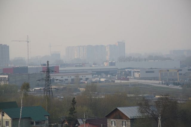 Густой смог окутал Новосибирск вечером 7 мая