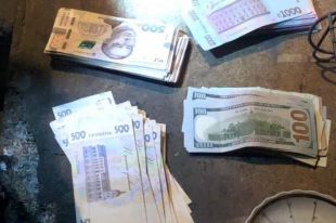 В Киеве патрульный «ограбил» мужчину, который упал с самоката - прокуратура