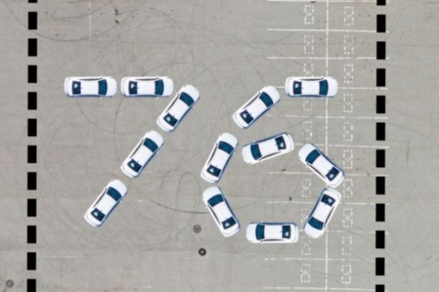 В Новосибирске в честь Дня Победы выстроят автомобили в огромную цифру «76»