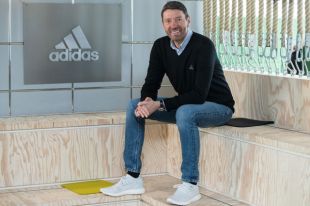 Гендиректор Adidas спрогнозировал, какой будет мода после пандемии