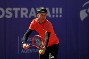 Стаховский выиграл парный турнир в Праге