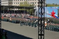 В Оренбурге в шествии принимают участие 1 700 военнослужащих.