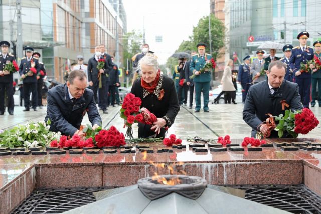 Губернатор Кубани возложил цветы к мемориалам в Краснодаре