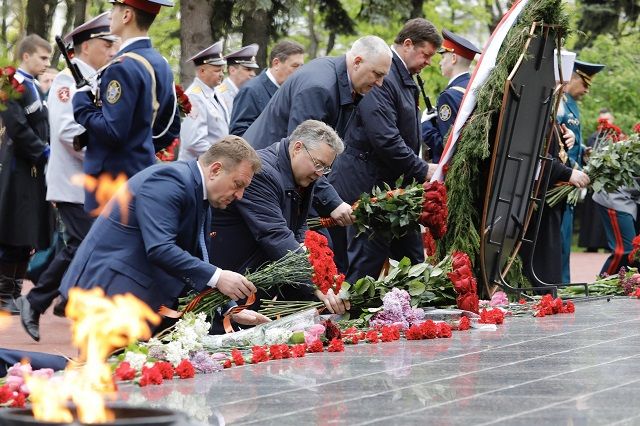 В Ставрополе почтили память героев войны и провели военный парад