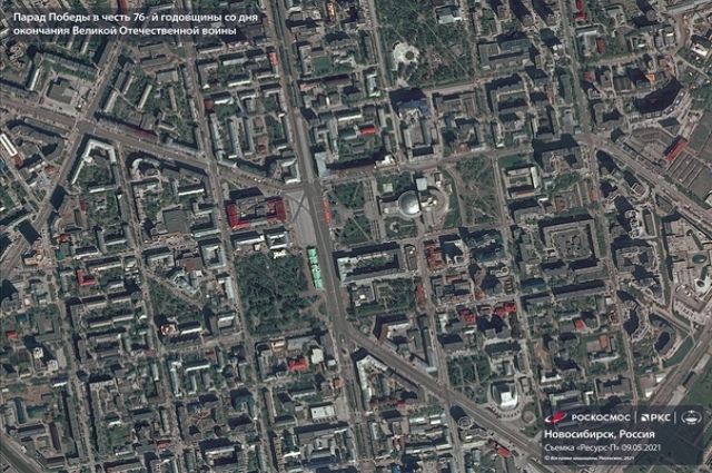 «Роскосмос» опубликовал снимок парада Победы в Новосибирске