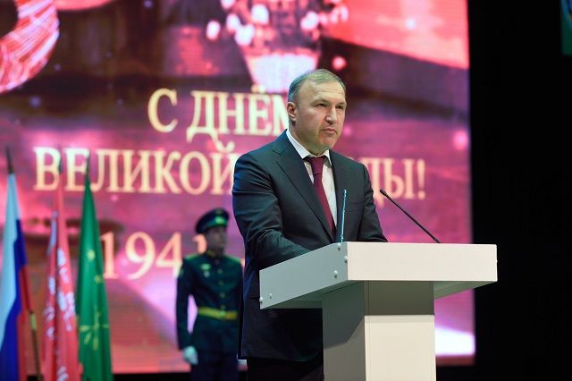 Мурат Кумпилов поздравил жителей Адыгеи с Днём Победы
