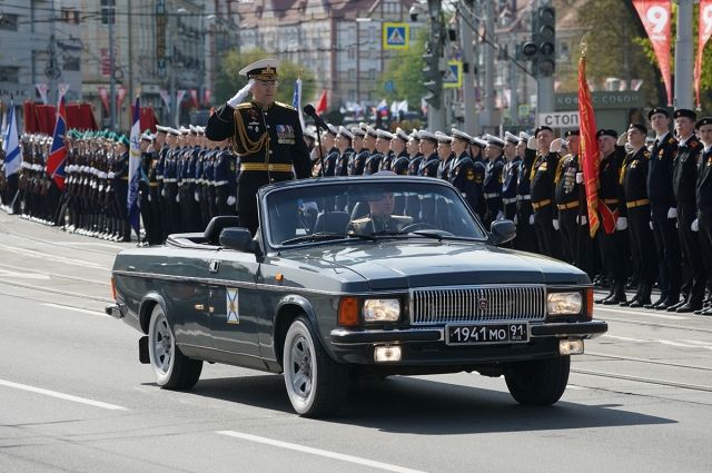 В День Победы около 2,5 тыс. военнослужащих прошли по Калининграду