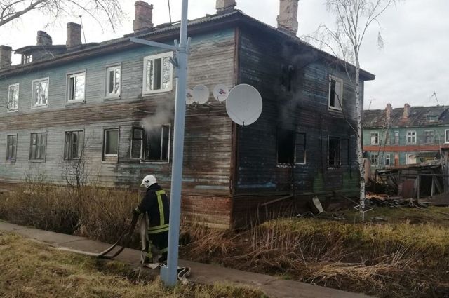 Семья с маленьким ребенком погибла на пожаре в Архангельске