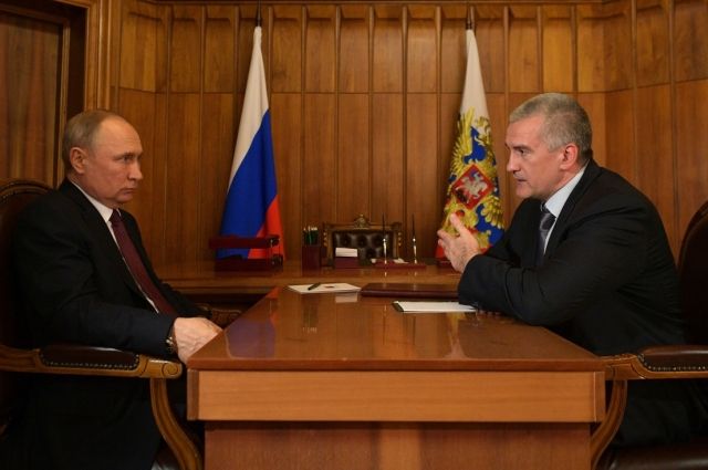 Путин наградил главу Крыма орденом Александра Невского
