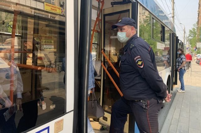 В Самаре проверяют соблюдение масочного режима в дачных автобусах