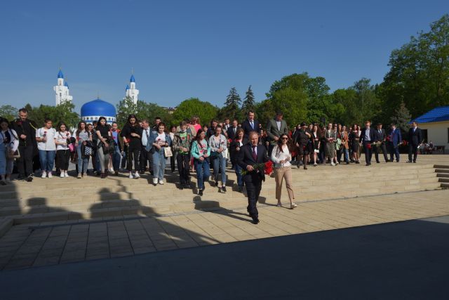 В Адыгее почтили память погибших в казанской школе