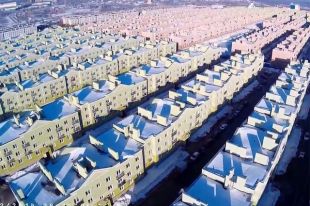 Однотипные трёхэтажные дома микрорайона «Крутые Ключи» в Самаре.