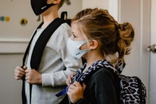 В четырех областных центрах школьники будут учиться летом.