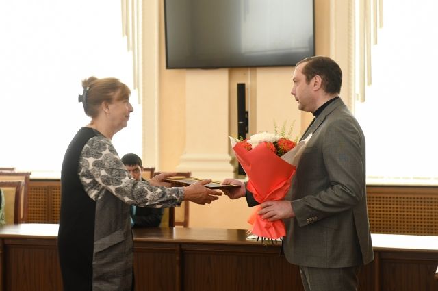 Смоленский губернатор вручил награды сотрудникам станций скорой помощи