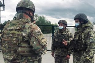 Военные дипломаты посольства США в Украине посетили Донбасс