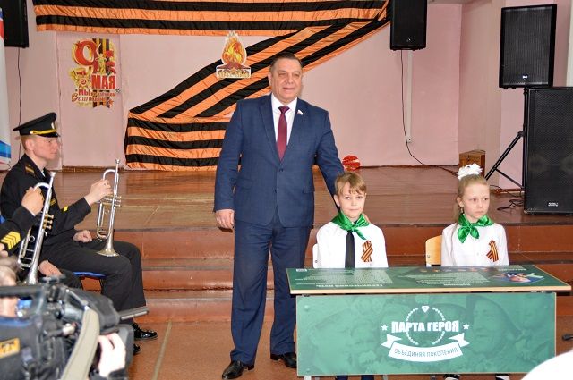 «Парта героя» в честь пограничника открылась в школе Петропавловска