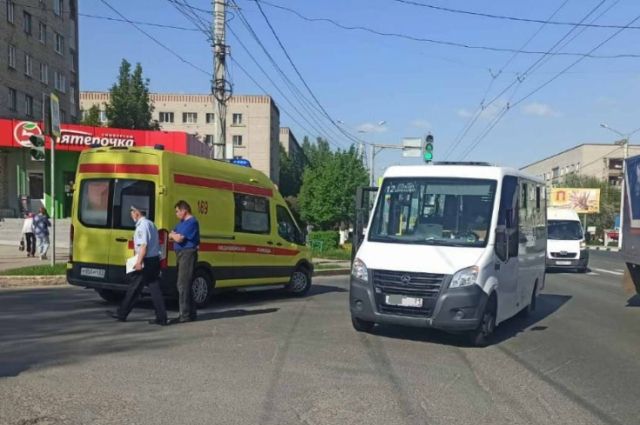 В Новочебоксарске в ДТП пострадала 68-летняя пассажирка маршрутки