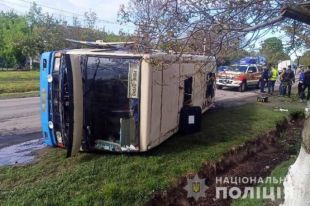 В Ровенской области перевернулся автобус с пассажирами: есть пострадавшие.