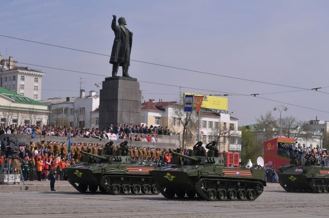 Боевые машины Курганмашзавода приняли участие в торжествах по всей России