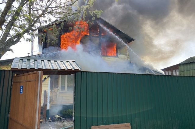 При пожаре в Александровском районе пострадала 66-летняя женщина