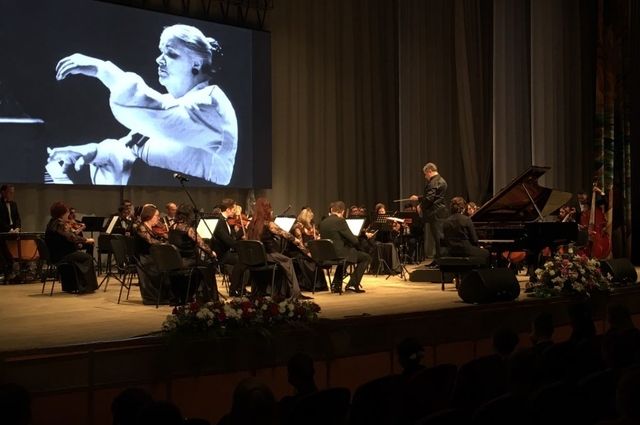 В Брянске состоялось открытие Международного конкурса юных пианистов