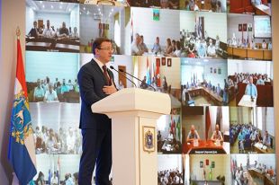 Губернатор Самарской области Дмитрий Азаров.