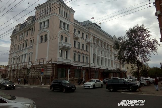 В здании администрации областного центра работали сотрудники ОБЭП.