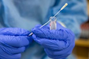 Ученые разработали тест на COVID-19, выявляющий заражение за десять минут