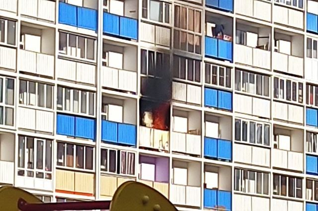В Новосибирске произошел пожар на балконе 17-этажного дома