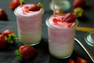 Из-за избытка дрожжей в йогуртах может испортиться вкус, запах и появится газообразование.