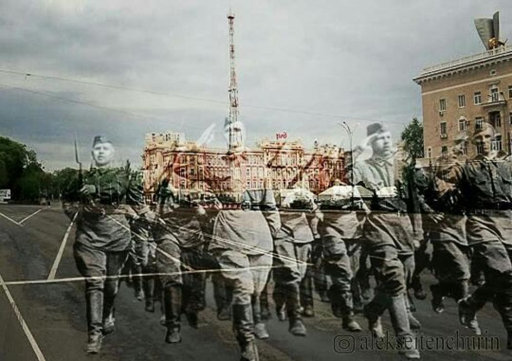 Парад ушедших героев на Театральной площади в Ростове-на-Дону