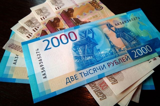 Жительница округа передала должностному лицу 28 тыс. рублей