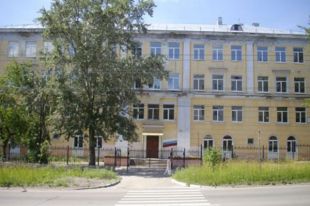 Занижала оценки: в России школьник нанес ножом учительнице два удара в шею