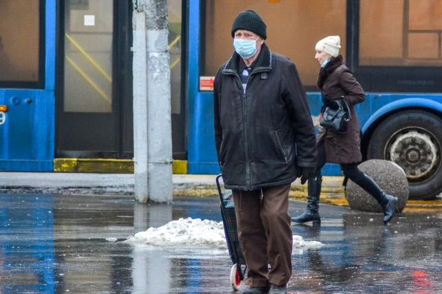 Проверки масочного режима пройдут в общественных местах — торговых центрах, магазинах, аптеках, в аэропорту, на вокзалах.