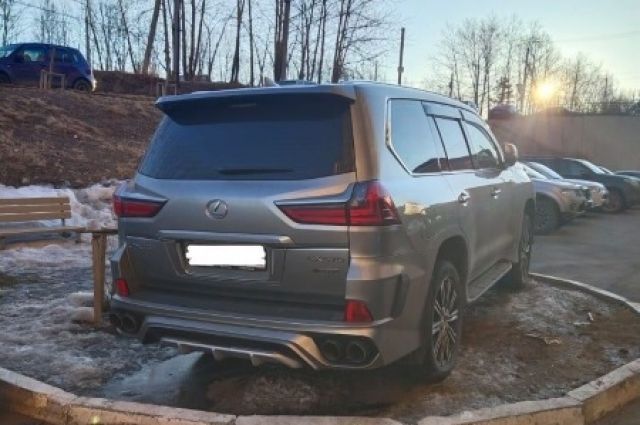 130 водителей оштрафовали за парковку на газонах в Иркутске
