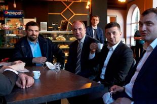 КСУ продолжит рассмотрение нарушения карантина Зеленским